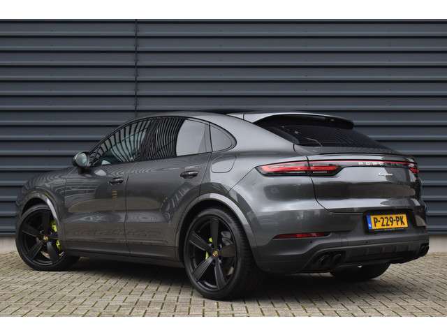 Porsche Cayenne 2