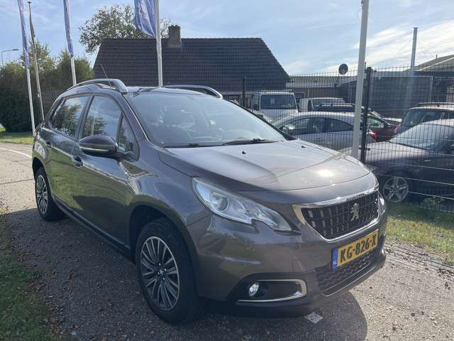 Peugeot 2008 1.2 PureTech Blue Lion | Panoramadak | Dealer Onderhouden | Full Options | Trekhaak |