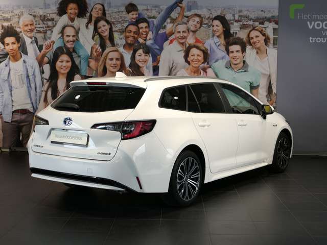 Toyota Corolla Touring Sports 3