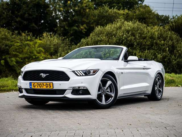 Ford Mustang Convertible 3.7 V6 305PK Automaat Camera Airco Cruise Keyless PDC