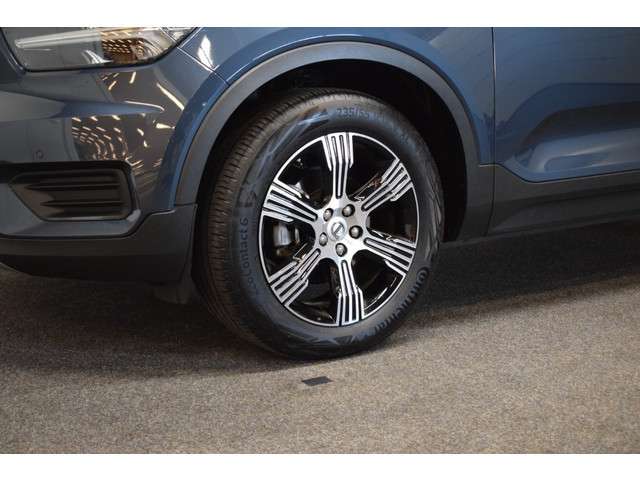 Volvo XC40 3