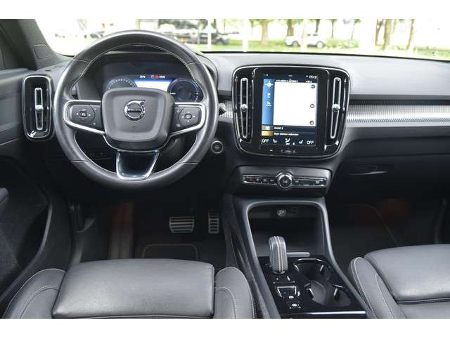 Volvo XC40 3