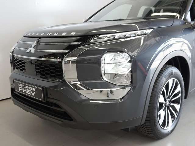 Mitsubishi Outlander 2