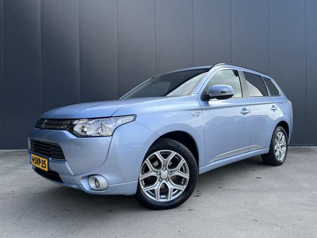 Mitsubishi Outlander 2.0 PHEV Instyle+ OPEN DAK ADAPT CRUISE CAMERA XENON LEER NAVI ECC TREKHAAK
