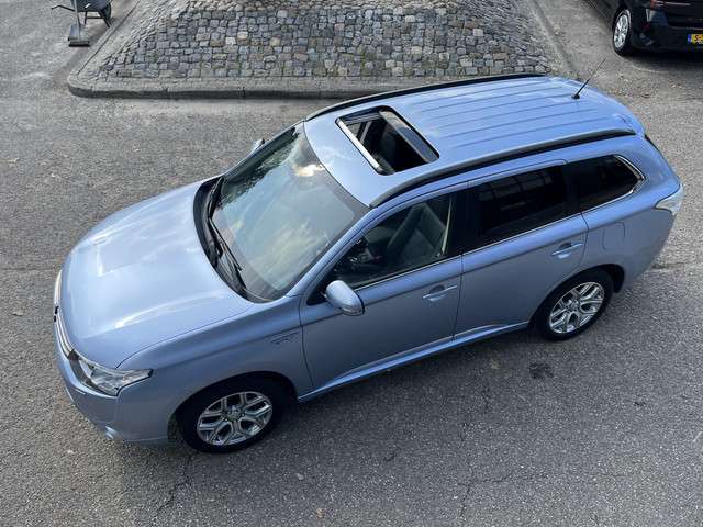 Mitsubishi Outlander 2