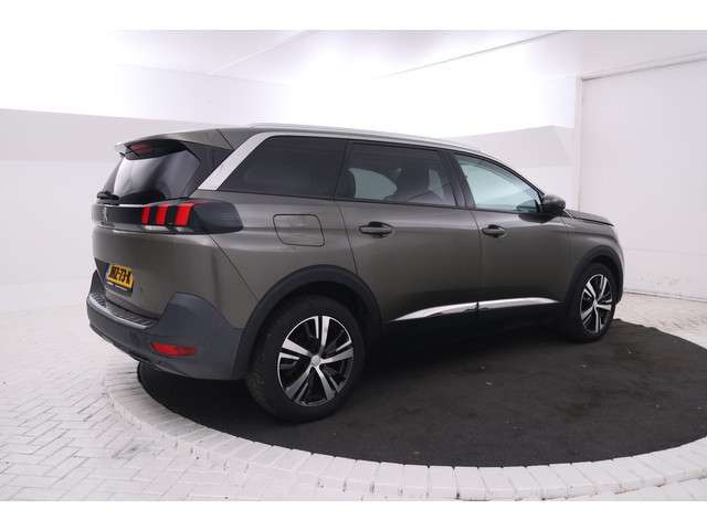 Peugeot 5008 2