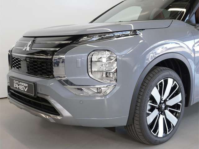 Mitsubishi Outlander 2