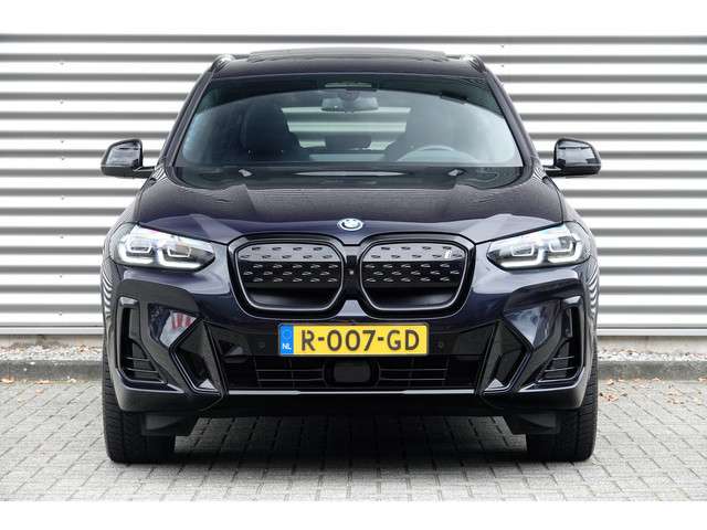 BMW iX3 2