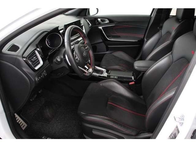Kia ProCeed 3