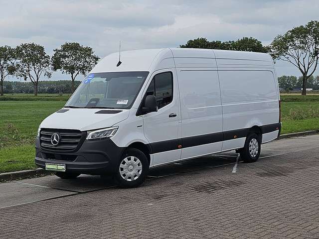 Mercedes-Benz eSprinter 2