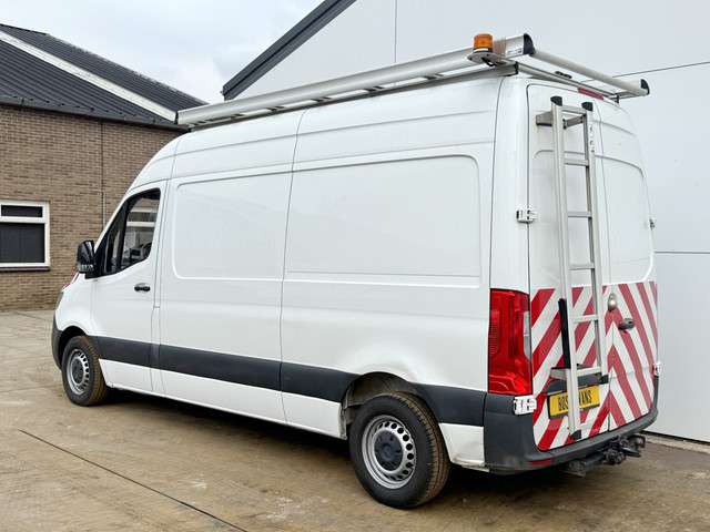 Mercedes-Benz Sprinter 2