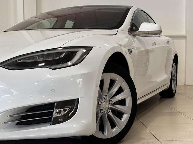 Tesla Model S 2