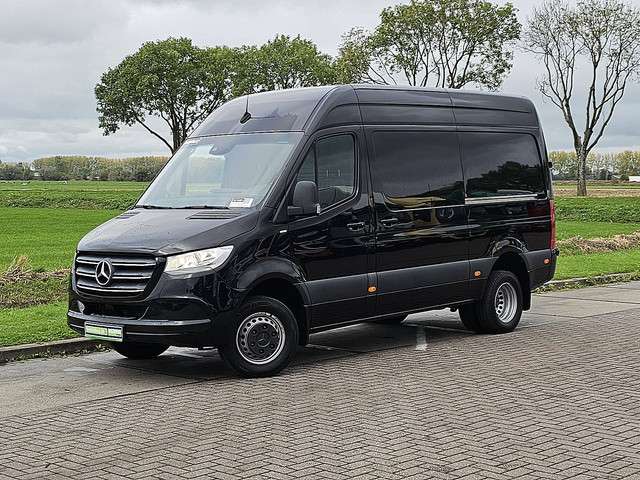 Mercedes-Benz Sprinter 2