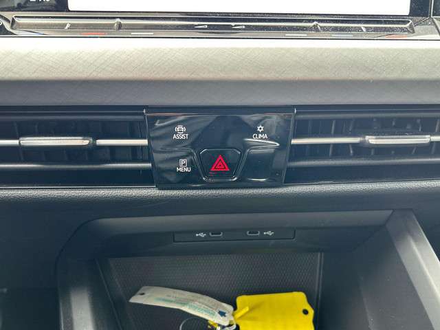 Volkswagen Golf 2022 Benzine