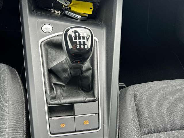 Volkswagen Golf 2022 Benzine