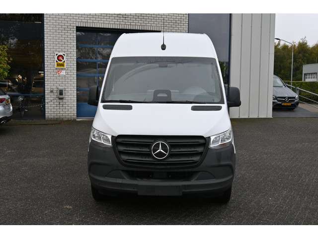 Mercedes-Benz eSprinter 2