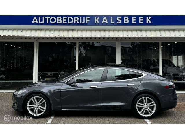 Tesla Model S 2
