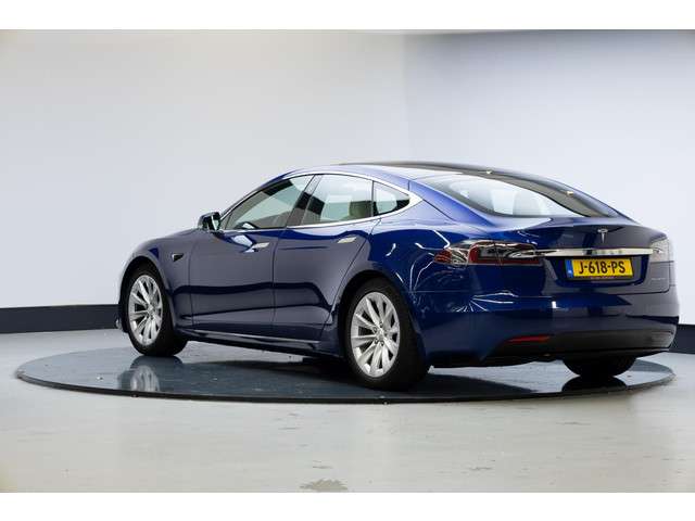 Tesla Model S 2