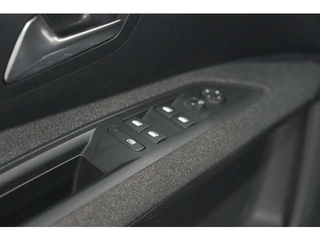 Peugeot 5008 2023 Benzine