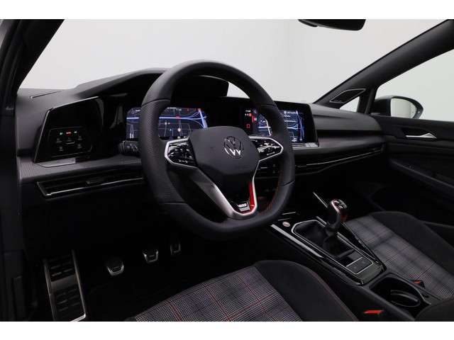 Volkswagen Golf 2024 Benzine