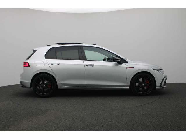 Volkswagen Golf 2024 Benzine