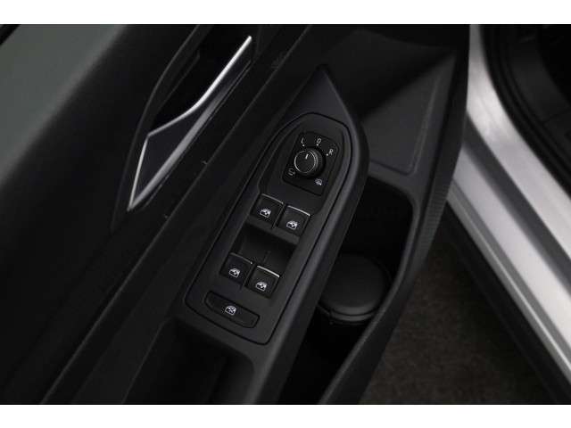 Volkswagen Golf 2024 Benzine