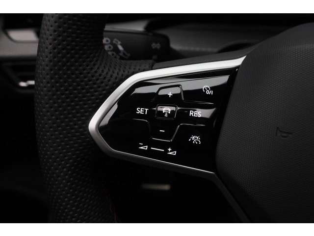 Volkswagen Golf 2024 Benzine