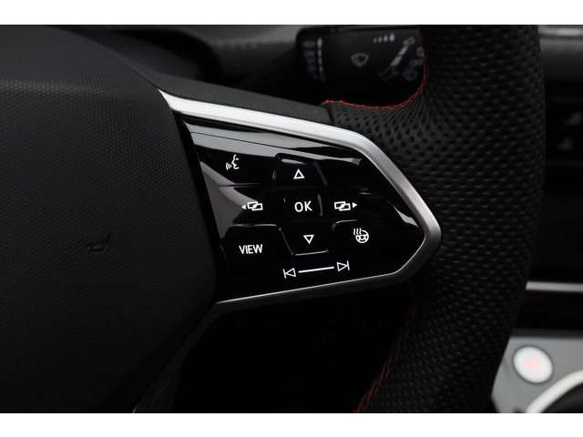 Volkswagen Golf 2024 Benzine
