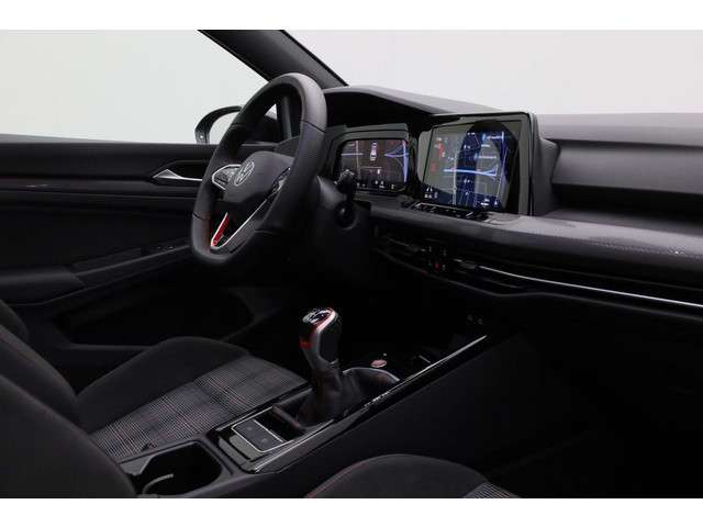 Volkswagen Golf 2024 Benzine