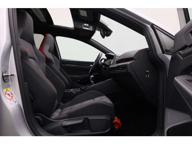 Volkswagen Golf 2024 Benzine