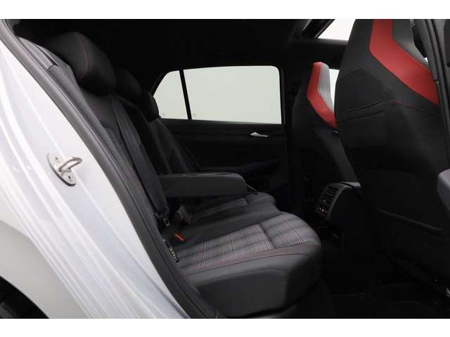 Volkswagen Golf 2024 Benzine