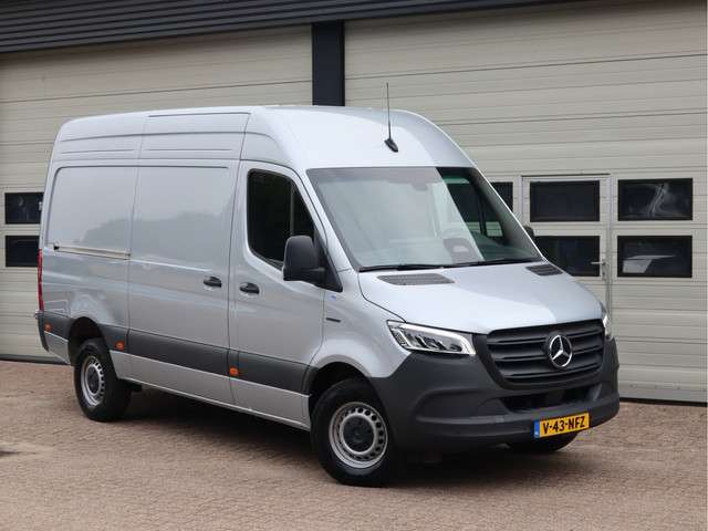 Mercedes-Benz eSprinter 2