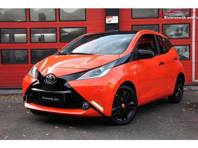 Toyota Aygo 1.0 VVT-i x-clusiv Airco,Two-Tone,Camera,Cruise