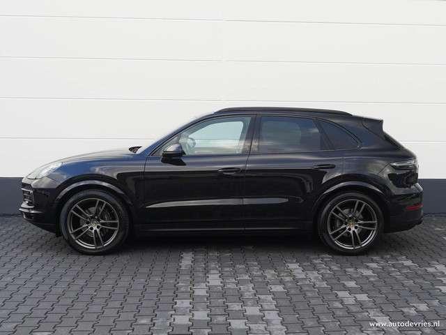 Porsche Cayenne 2