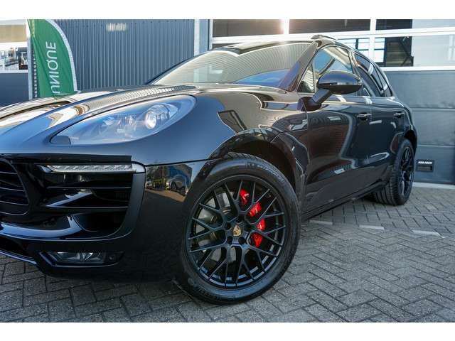 Porsche Macan 3
