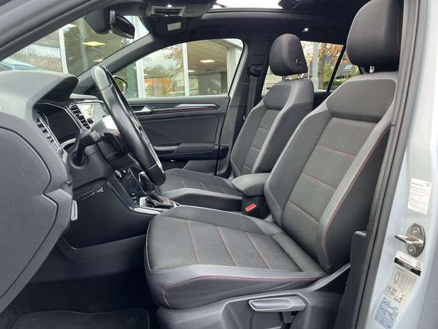 Volkswagen T-Roc 3
