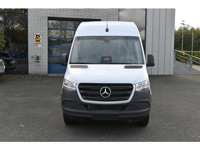 Mercedes-Benz Sprinter 2