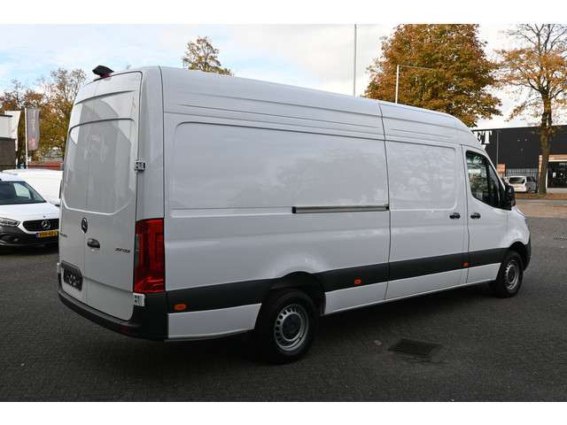 Mercedes-Benz Sprinter 3