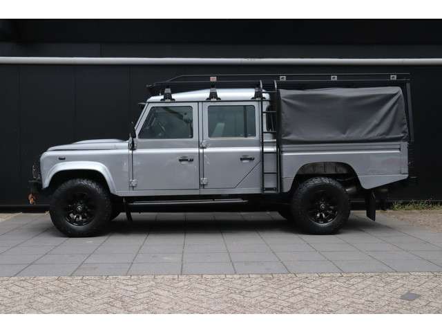 Land Rover Defender 2