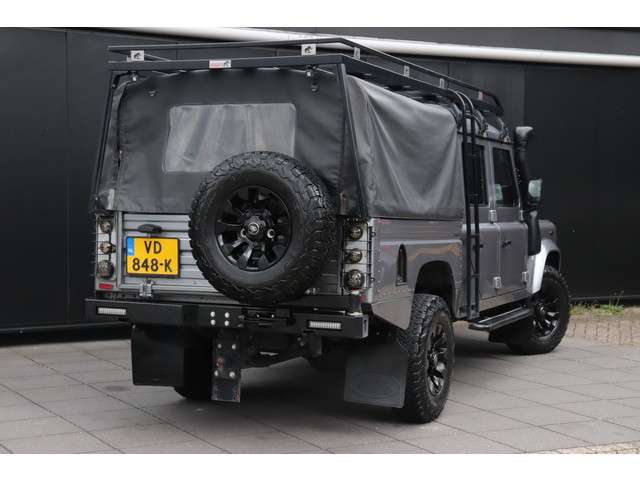 Land Rover Defender 3