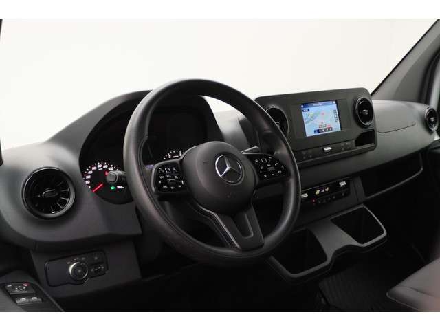 Mercedes-Benz Sprinter 2
