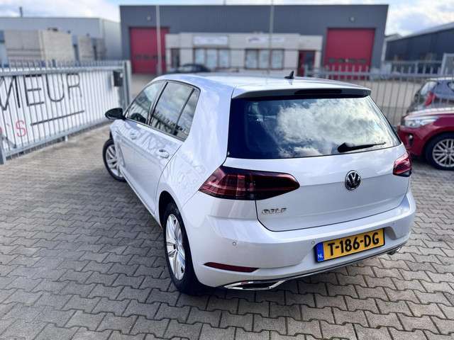 Volkswagen Golf 2017 Benzine