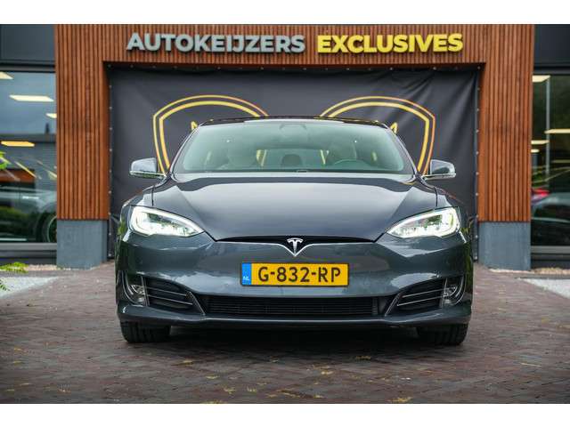 Tesla Model S 3