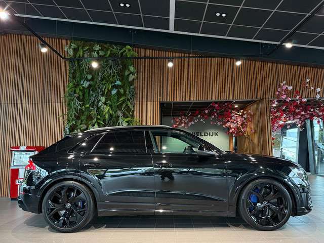 Audi RSQ8 3