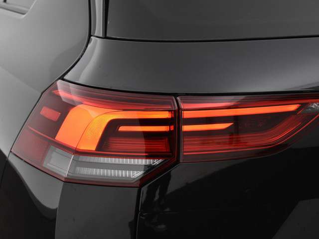 Volkswagen Golf 2023 Benzine