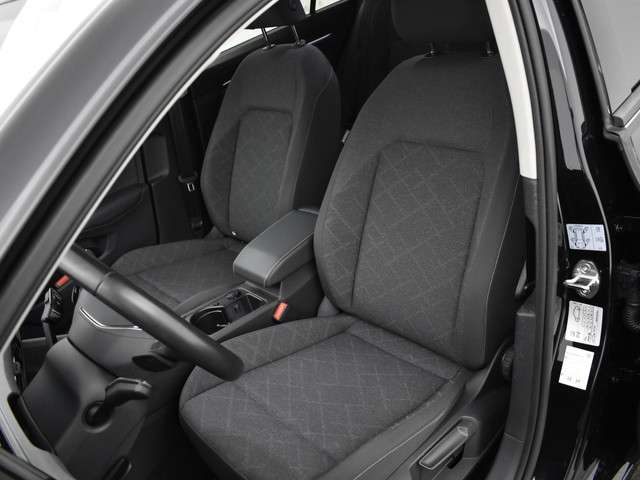 Volkswagen Golf 2023 Benzine