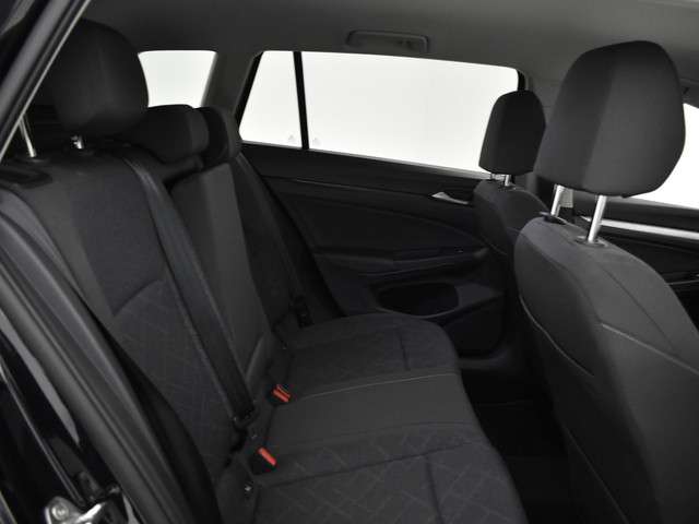 Volkswagen Golf 2023 Benzine