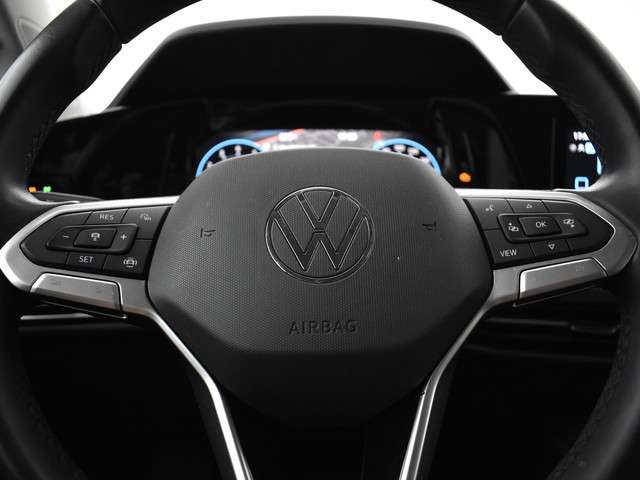 Volkswagen Golf 2023 Benzine