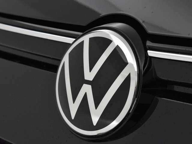 Volkswagen Golf 2023 Benzine