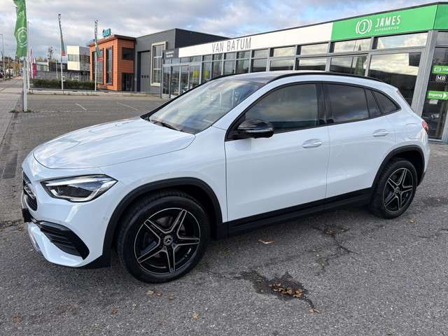 Mercedes-Benz GLA 2